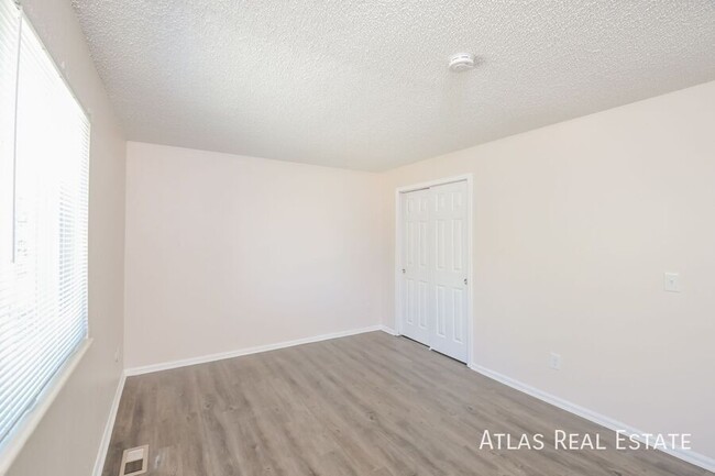 Building Photo - GET $500 OFF RENT IF MOVED IN BY 11/30/202...