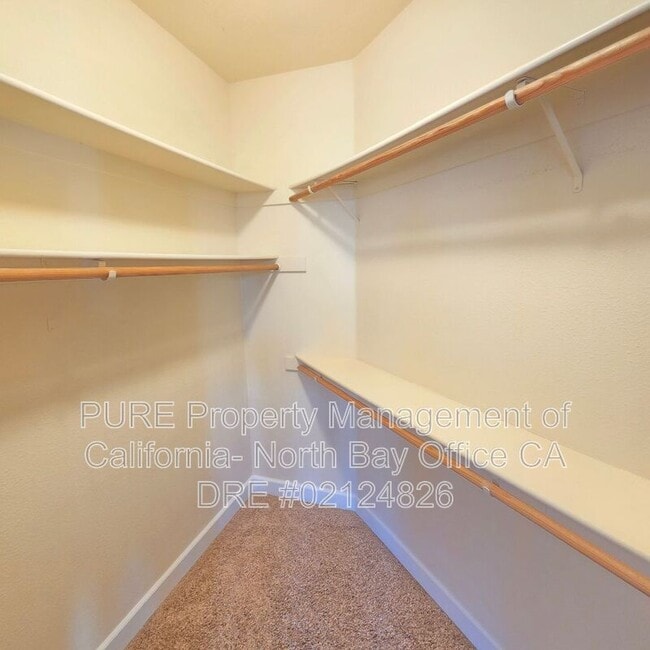 Building Photo - 565 Jorgensen St