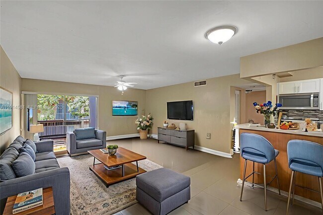 Building Photo - 9459 SW 76th St