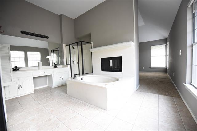 Building Photo - 2701 Creekside Way