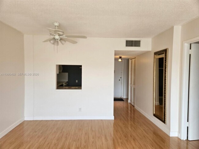 Building Photo - 2200 E Hallandale Beach Blvd