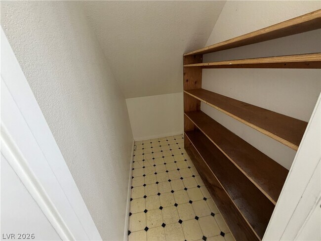 Building Photo - 8089 Kentshire Dr