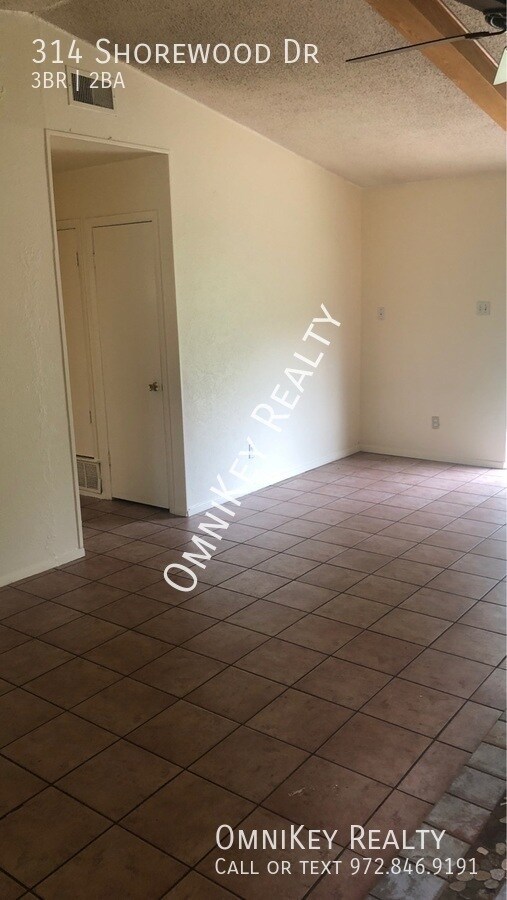 Building Photo - 314 Shorewood Dr