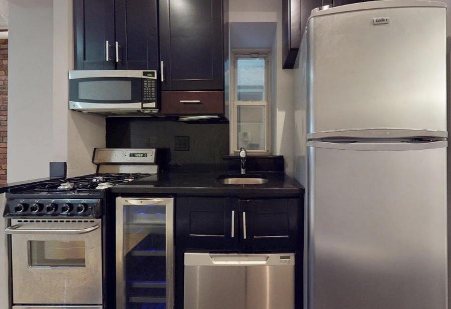 Building Photo - East 25th Street