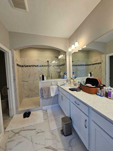 Building Photo - 43 Crowfoot Ct