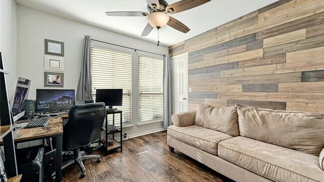 Building Photo - 436 Musgrav-