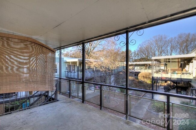 Building Photo - Cozy 2-BR Dilworth Condo - Move-In Ready!