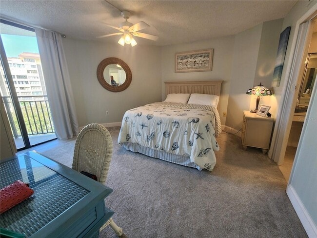 Building Photo - 690 Island Way