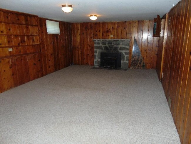 Building Photo - Adorable 3BD Home with Tons of Vintage Charm!