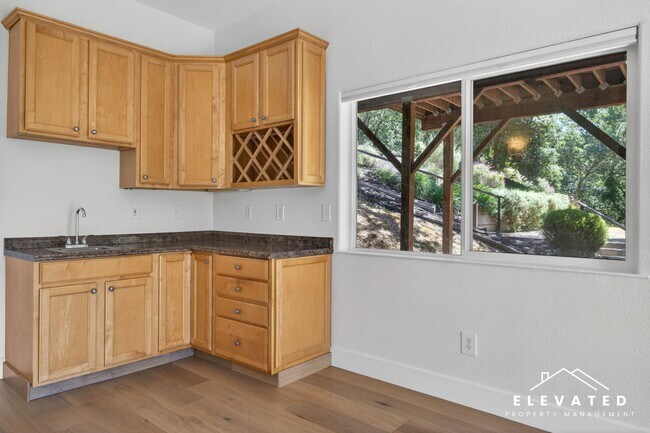 Building Photo - 9400 Chalk Hill Rd