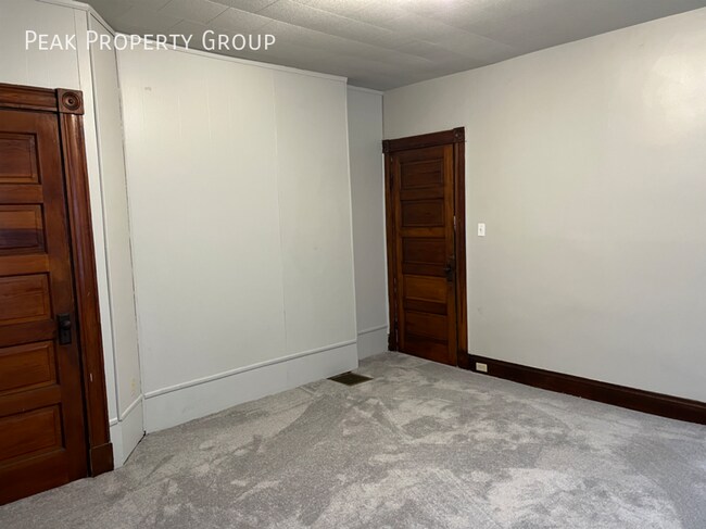 Building Photo - 2544 Vestry Ave
