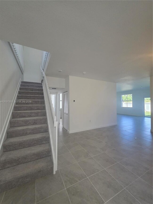 Building Photo - 2741 SE 24th Ct