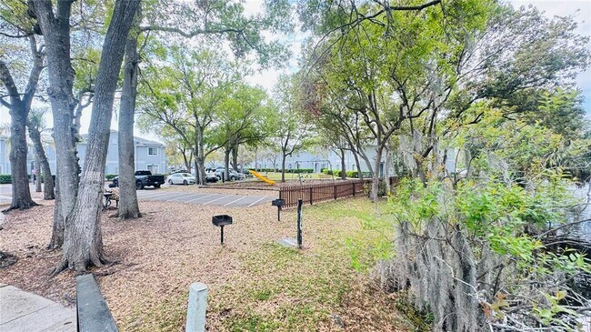 Building Photo - 7200 E Bank Dr