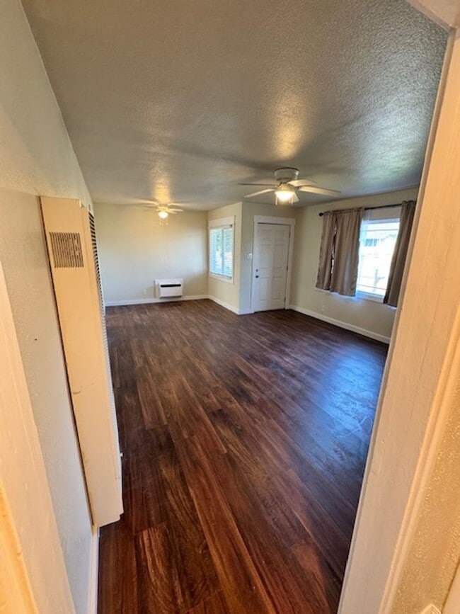 Building Photo - Recently Remodeled Home