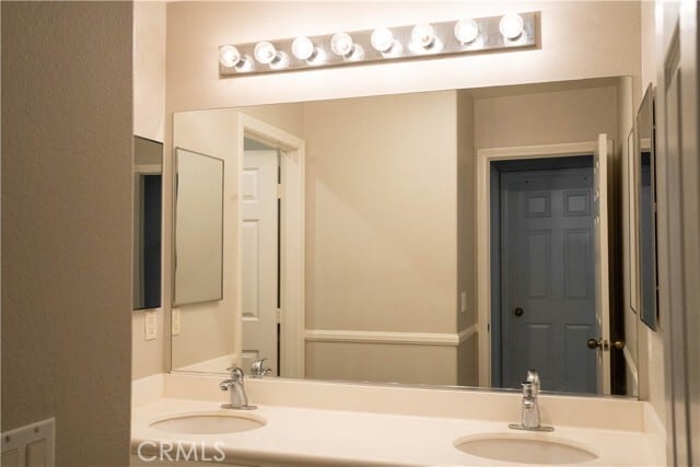 Building Photo - 36719 Torrey Pines Dr