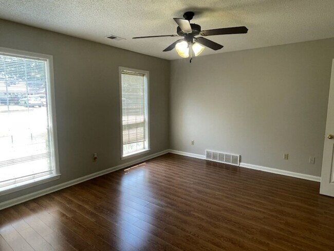 Building Photo - 6179 Cherokee Dr