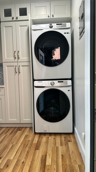 In Unit Washer & Dryer - 3351 Hamilton Way
