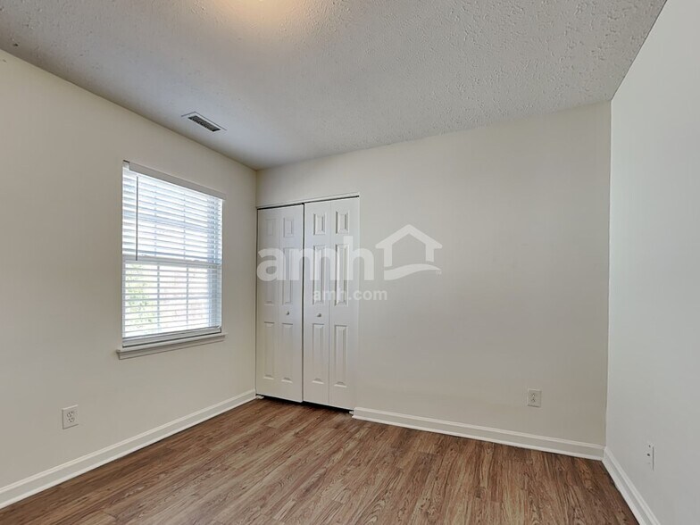 Building Photo - 1907 Landon Farms Ln