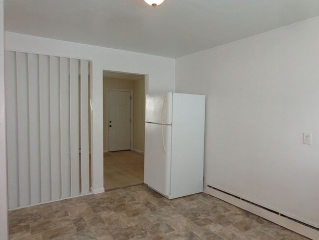 Building Photo - 4638 Coronet Ave