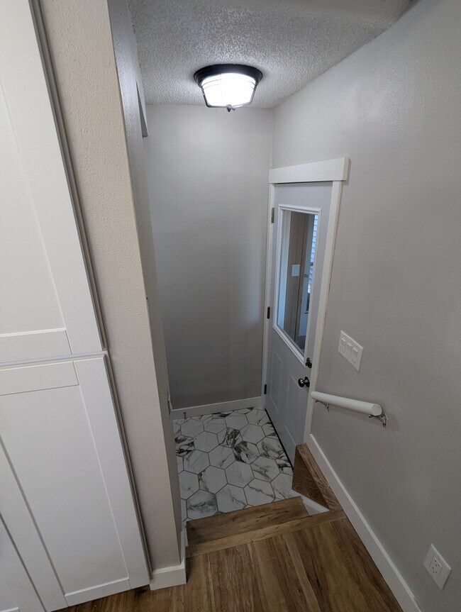 Building Photo - 1213 1st Ave NE