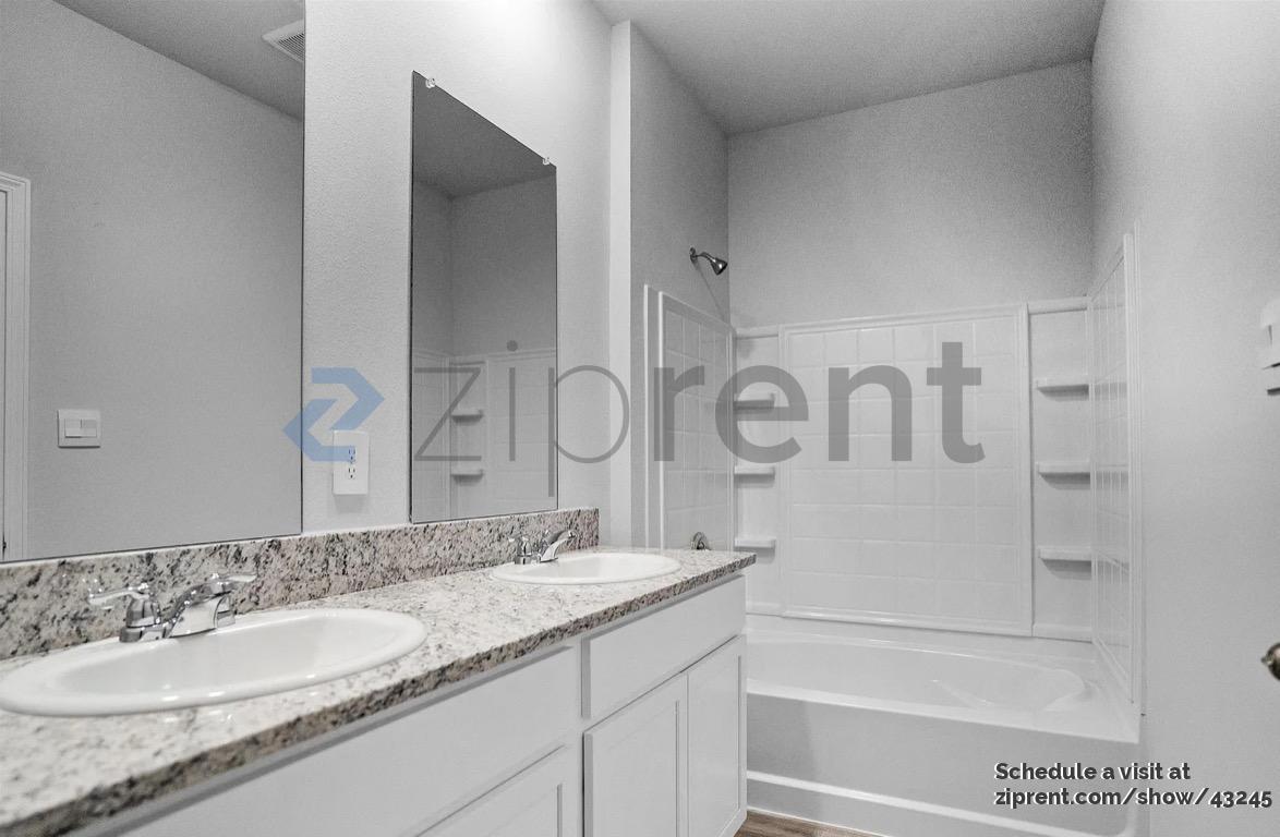 Building Photo - 1008 Renova Dr