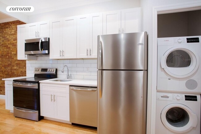 Primary Photo - 315 E 57th St