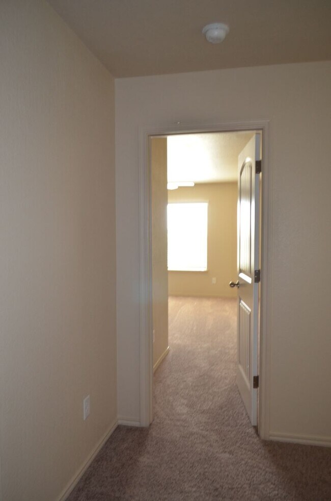 Building Photo - 1709 Montell St