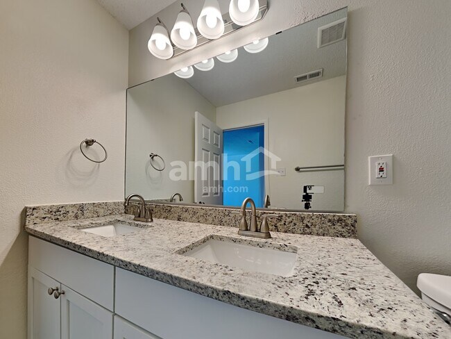 Building Photo - 10258 Golden Dr