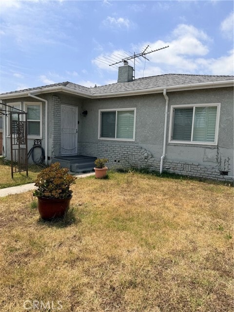 Building Photo - 2527 Senta Ave