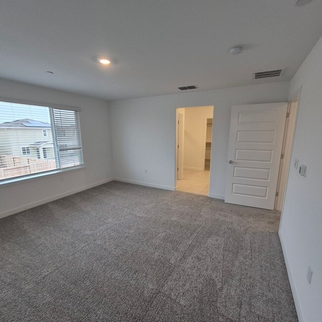 Building Photo - Brand New 4 Bedroom Home in Lennar's Cyan Community