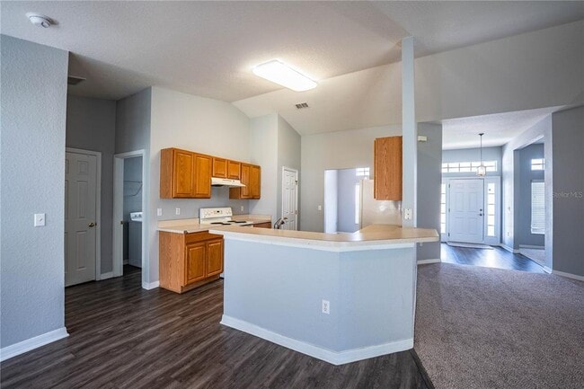 Building Photo - 233 Towhee Rd