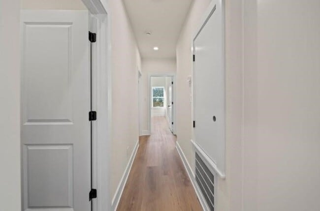 Building Photo - 236 E 39th St