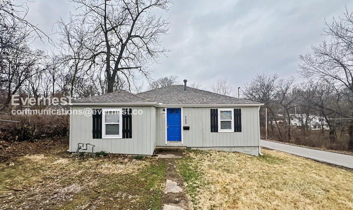 Building Photo - 700 S Savage St