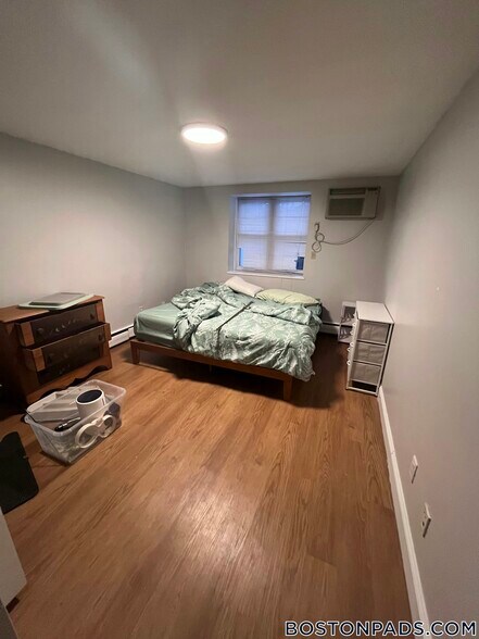 Building Photo - 110 Babcock St