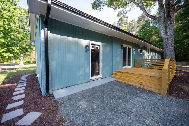 Building Photo - 6561 Huntsboro Rd
