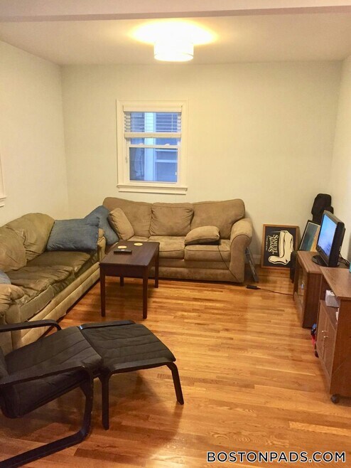 Building Photo - 21 Washburn St