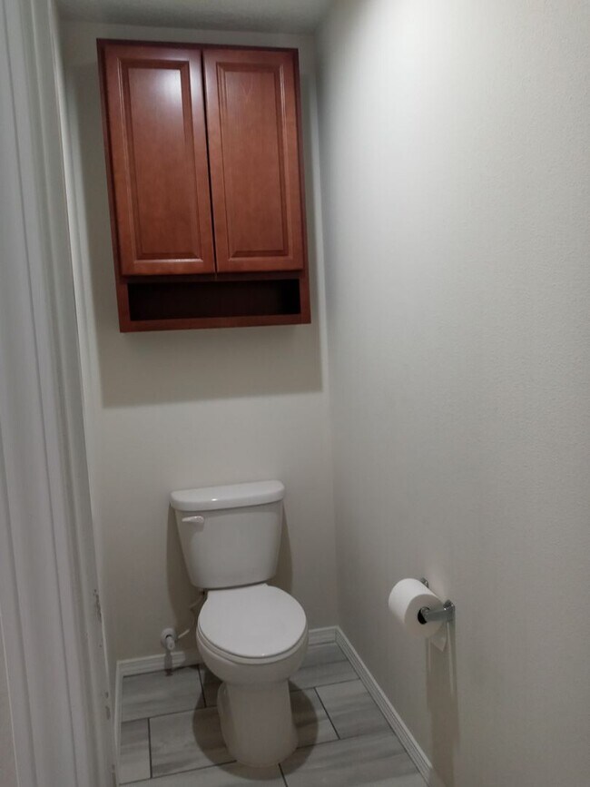 Building Photo - FOUR BEDROOMS!