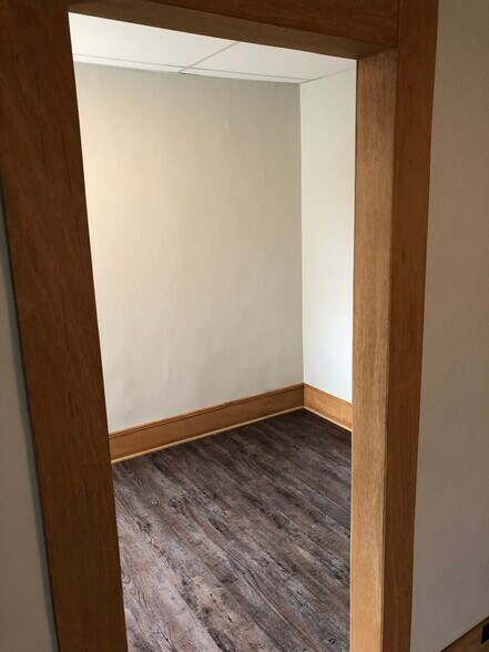 Building Photo - 1579 E 32nd St