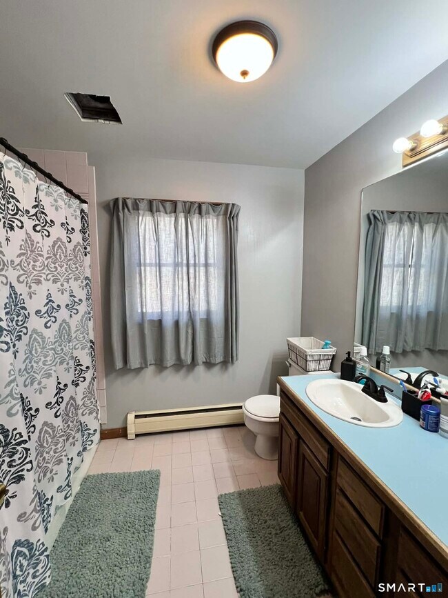 Building Photo - 250 Rte 66 E