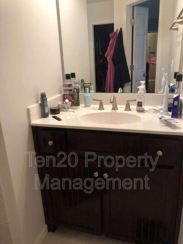 Building Photo - 3308 Junaluska Dr