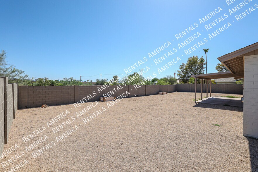 Building Photo - 1453 W Tonopah Dr