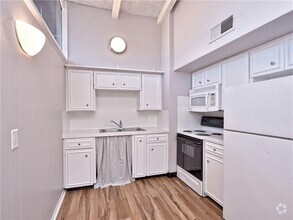 Building Photo - 2404 Longview St