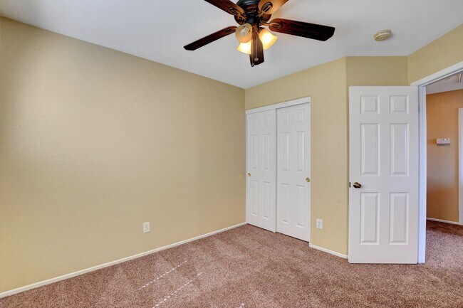 Building Photo - 4 Bedroom with Pool in Centennial Hills