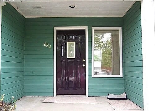 Building Photo - 824 S 8th St