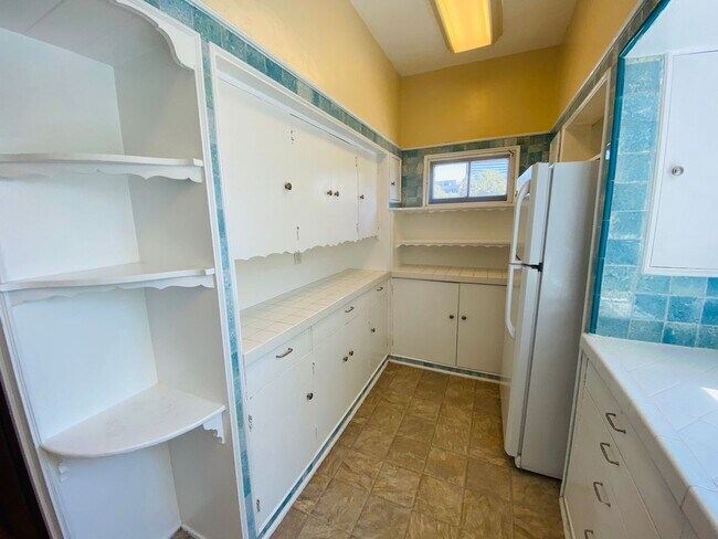 Interior Photo - 989-OUR KIDS' FUTURE, LLC