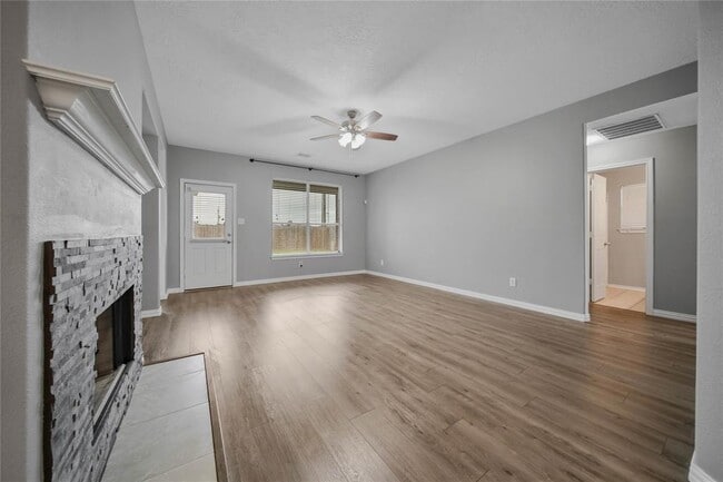 Building Photo - 22028 Knights Cove Dr