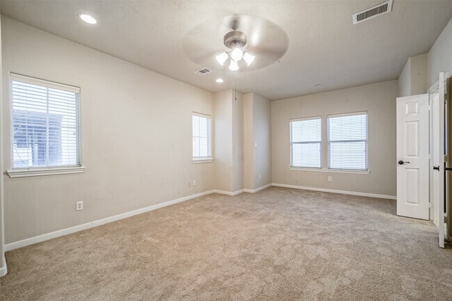 Building Photo - 1117 St Agnes St