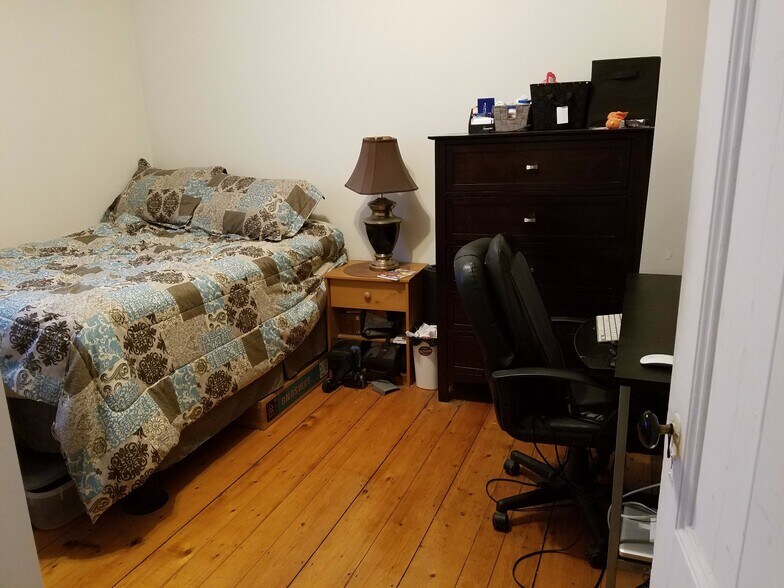 Building Photo - 25 Everett St