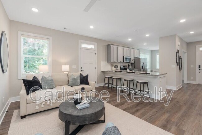 Building Photo - 1731 Perimeter Lp