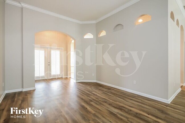 Building Photo - 1909 Holly Oak Dr